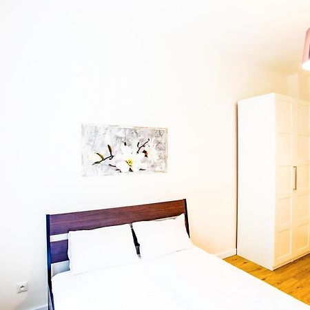 Churchill Apartments Прага Екстер'єр фото