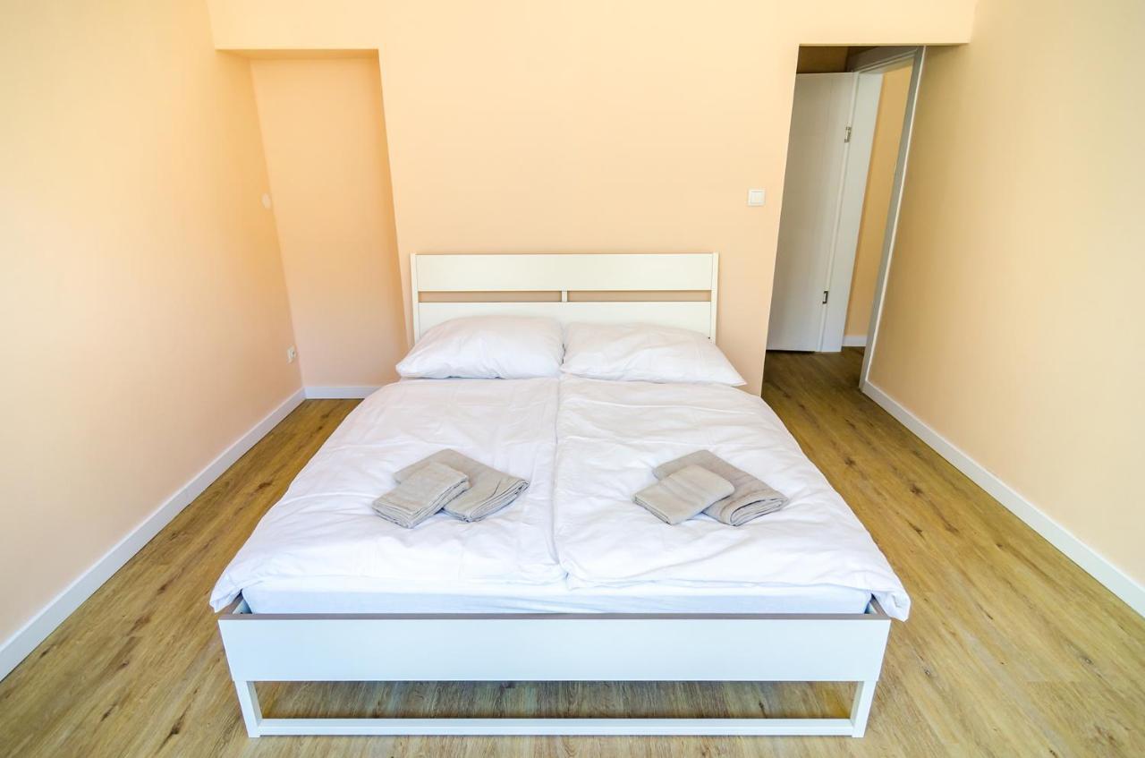 Churchill Apartments Прага Екстер'єр фото