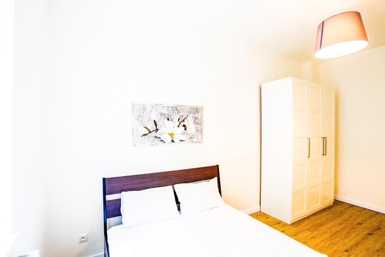 Churchill Apartments Прага Екстер'єр фото