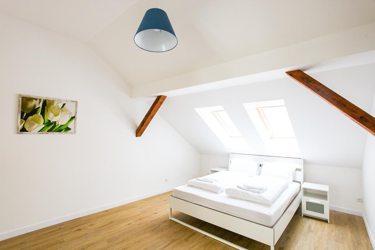 Churchill Apartments Прага Екстер'єр фото