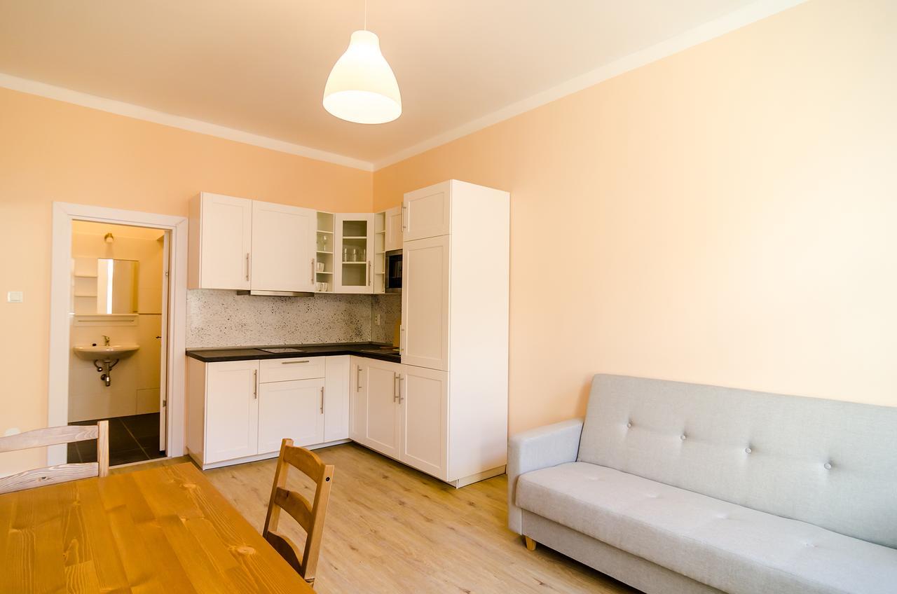 Churchill Apartments Прага Екстер'єр фото