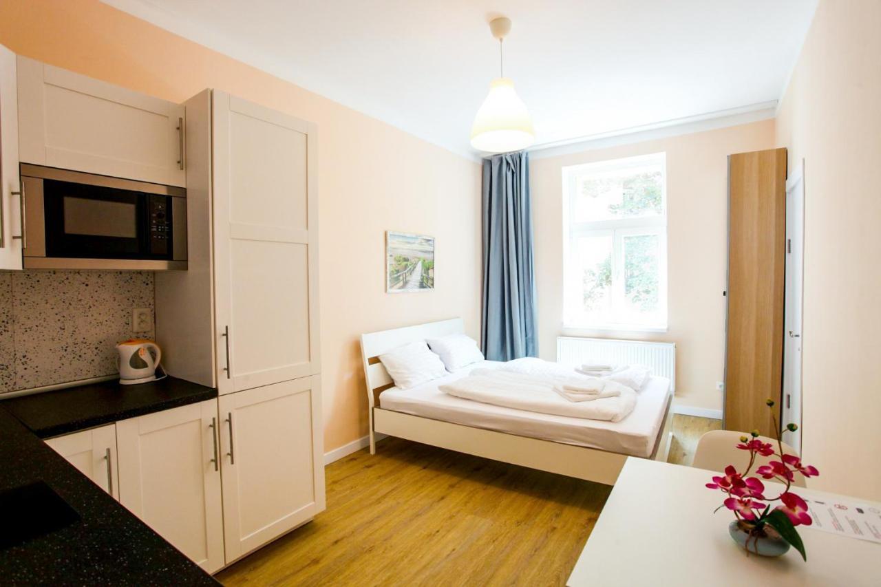 Churchill Apartments Прага Екстер'єр фото