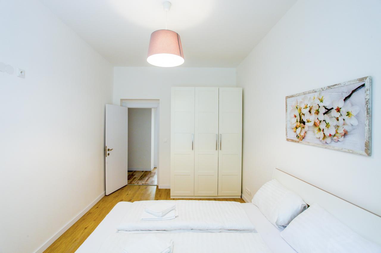 Churchill Apartments Прага Екстер'єр фото