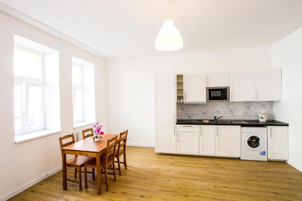 Churchill Apartments Прага Екстер'єр фото