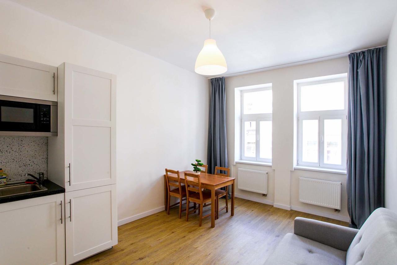 Churchill Apartments Прага Екстер'єр фото