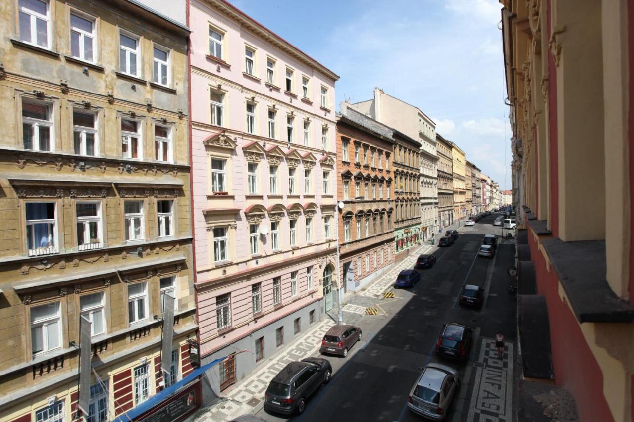 Churchill Apartments Прага Екстер'єр фото